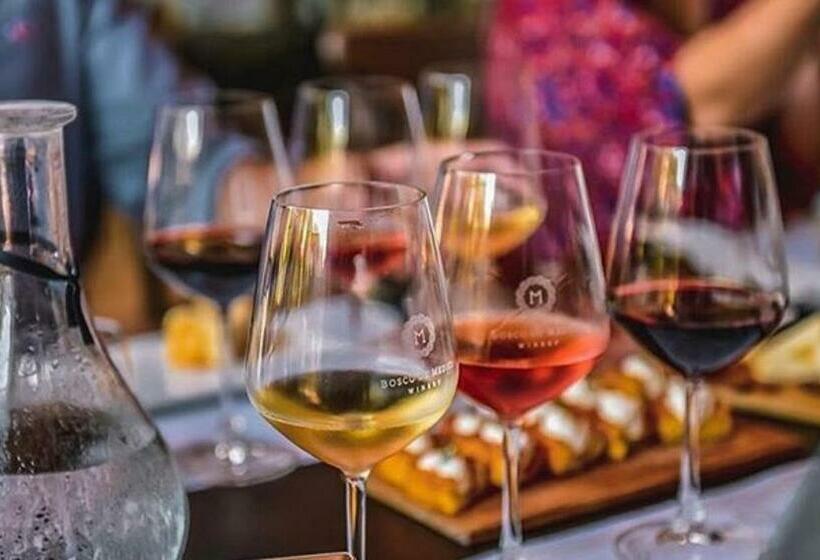 标准间内部标间, Resort & Winery Bosco De Medici