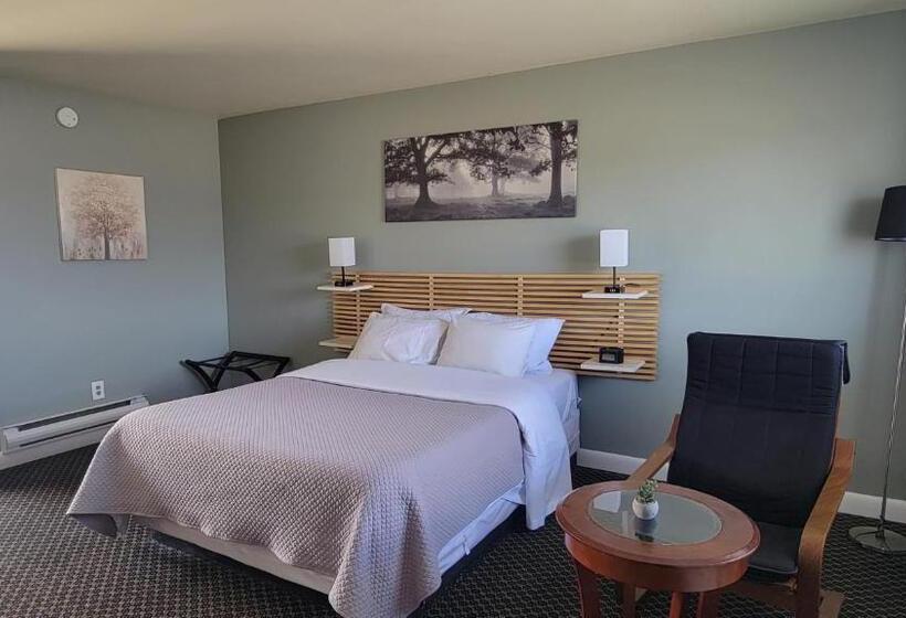 Номер Стандарт, Lord Nelson Motel