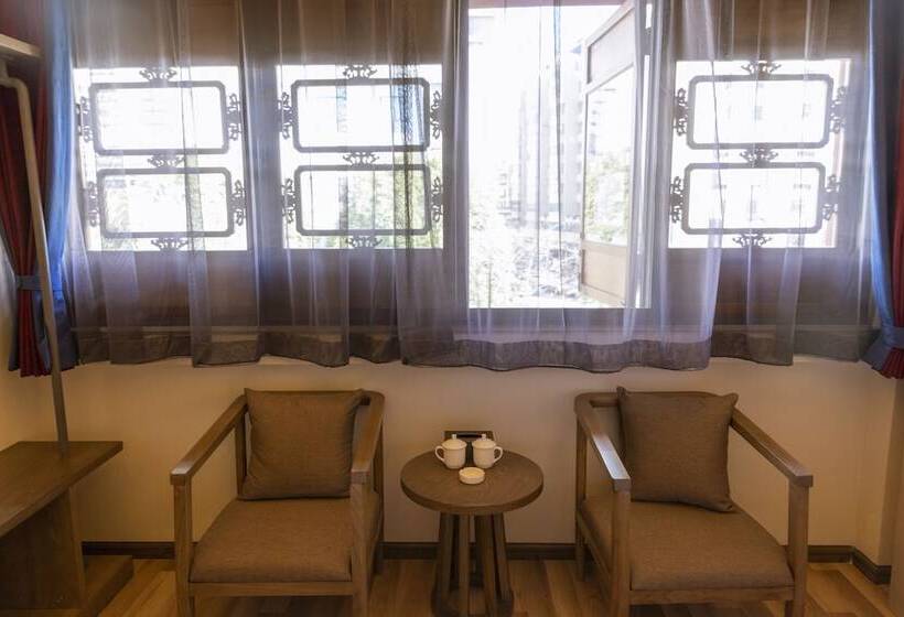 Номер Deluxe, The Hump Hostel