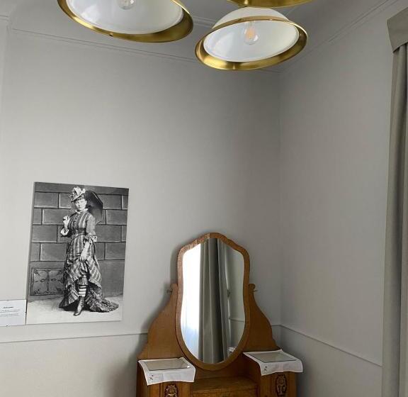 스위트, Boutique Hotel Nossek