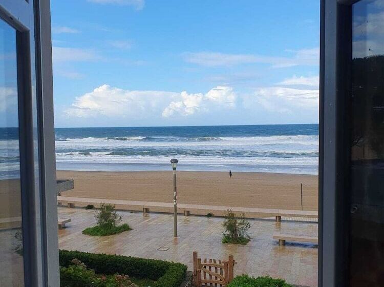 اتاق سوپریور یک تخته با چشم‌انداز دریا, Arimune