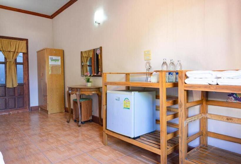 Семейный Номер, Roomquest Golden Triangle Premium Collection