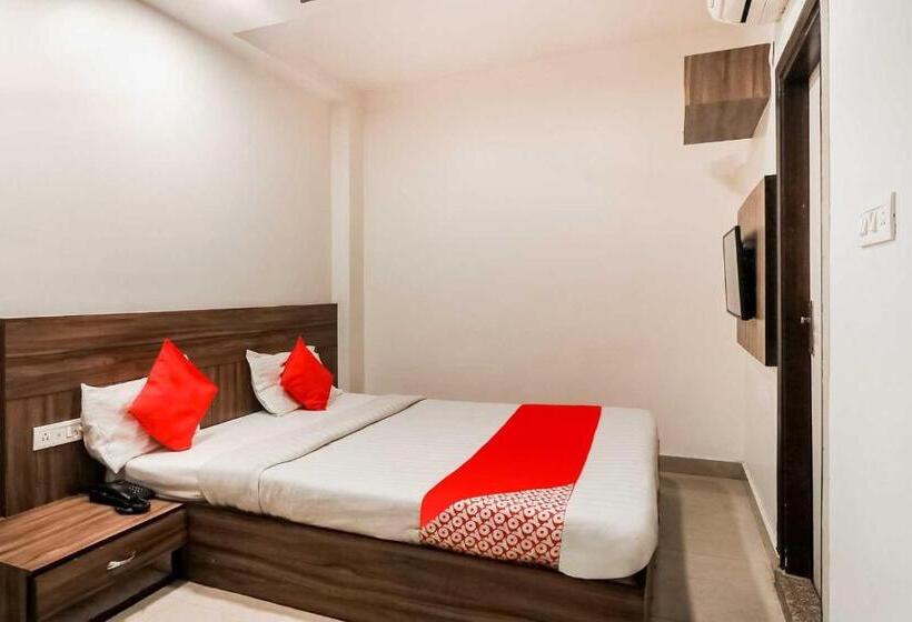 Трехместный Номер Классика, Flagship Hotel Metro View