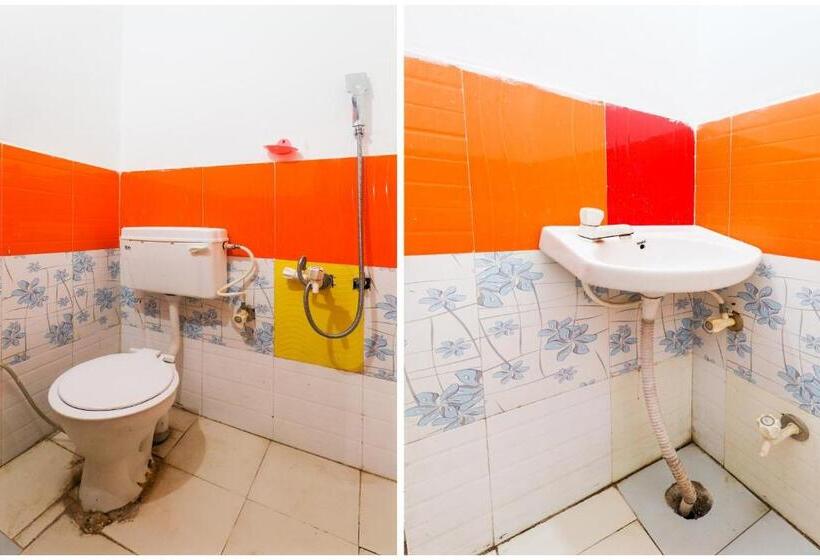 三人经典房间, Oyo Siddhi Vinayak Guest House