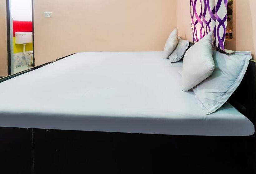 三人经典房间, Oyo Siddhi Vinayak Guest House