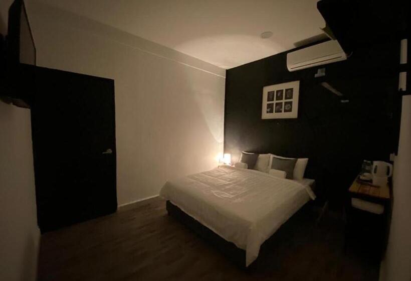 Номер Стандарт с Балконом, The Sky Inn