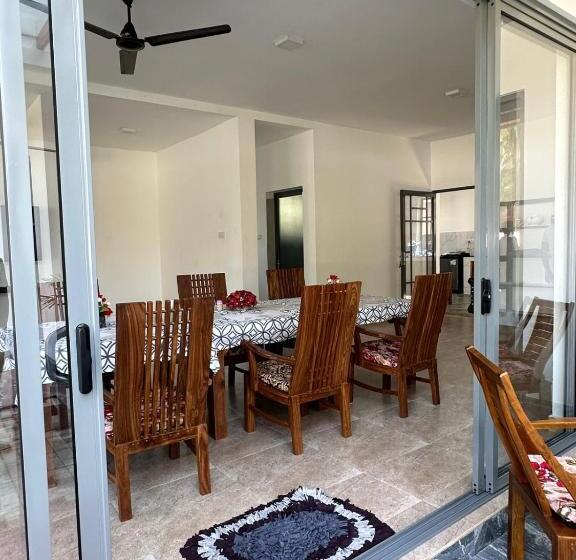 Номер Стандарт Вид на Сад, A   Lili Villa