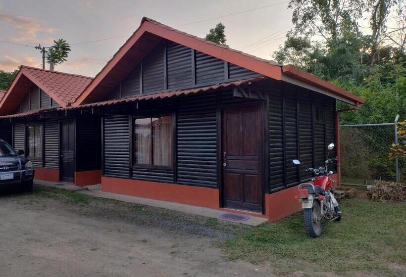 家庭间, Cabinas Río Frío