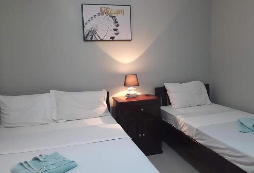 Трехместный Номер Классика, Felli`s Guest House