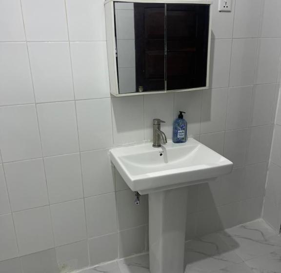 اتاق استاندارد با سرویس بهداشتی مشترک, Nashu House Stone Town