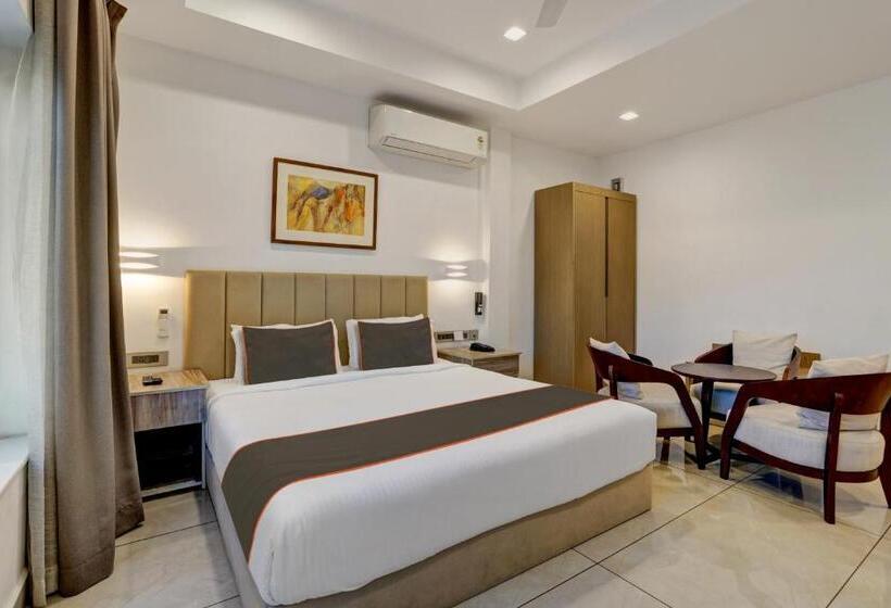 트리플 클래식 룸, Oyo Hotel Soorya