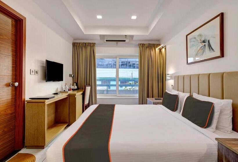 트리플 클래식 룸, Oyo Hotel Soorya
