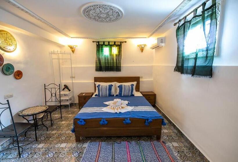 اتاق لوکس سه تخته, Riad Fes Lile