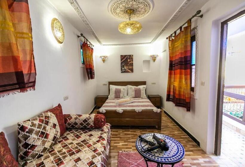 اتاق لوکس سه تخته, Riad Fes Lile