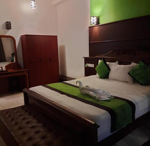Номер Стандарт Трехместный, Kosgahadolaella Green Resort