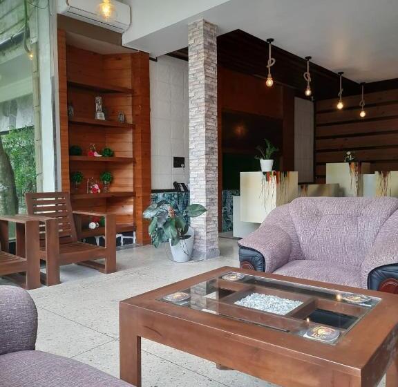 Номер Стандарт Трехместный, Kosgahadolaella Green Resort