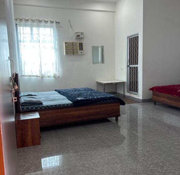家庭间, Prem Bhawan Guest House