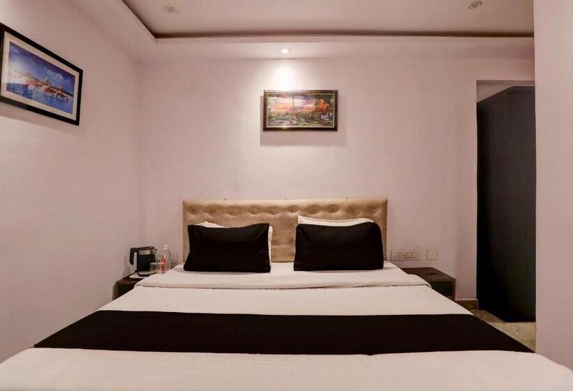 三人经典房间, Oyo Flagship Pratima Palace