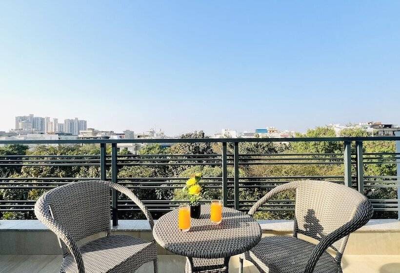 شقة بريميوم غرفة واحدة, Zen Suites   Golf Course Road Gurgaon