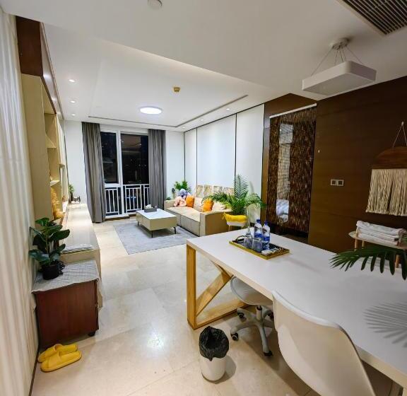 Apartamento 2 Dormitórios, 邻致公寓东站中汇店