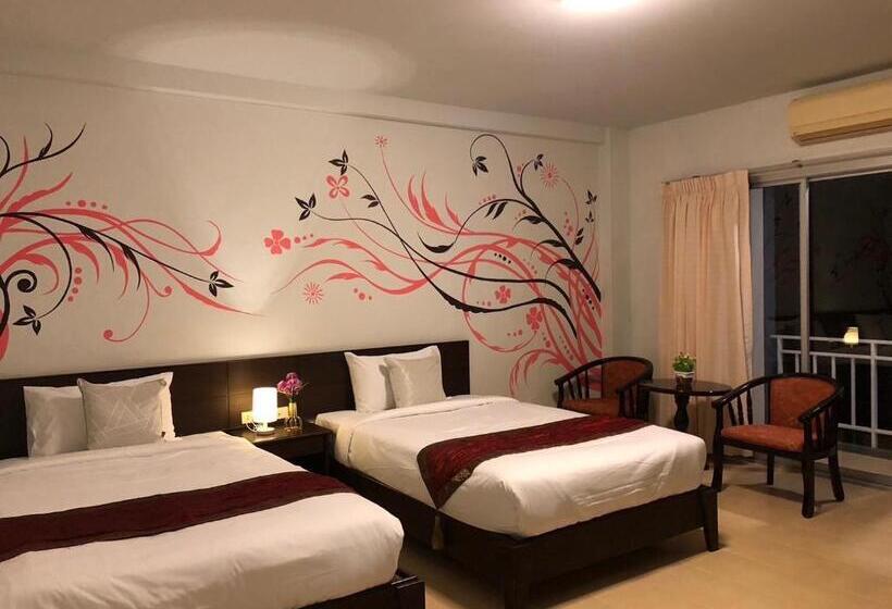 اتاق سوپریور با چشم‌انداز شهر, Naka Guest House