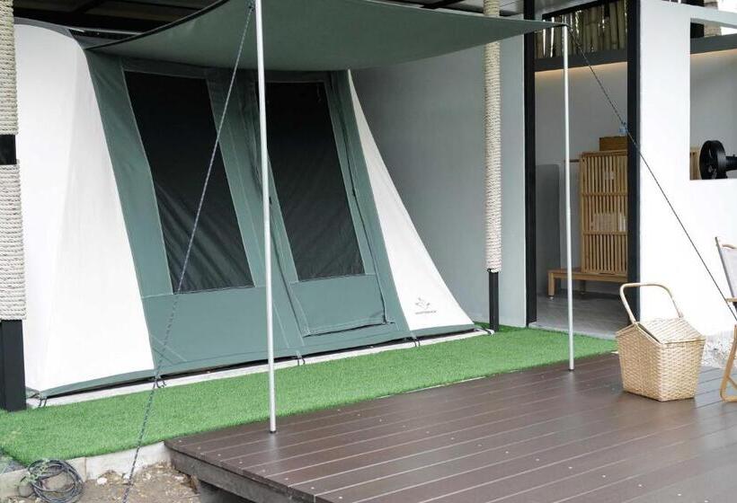 Standard Tent, Mazecape