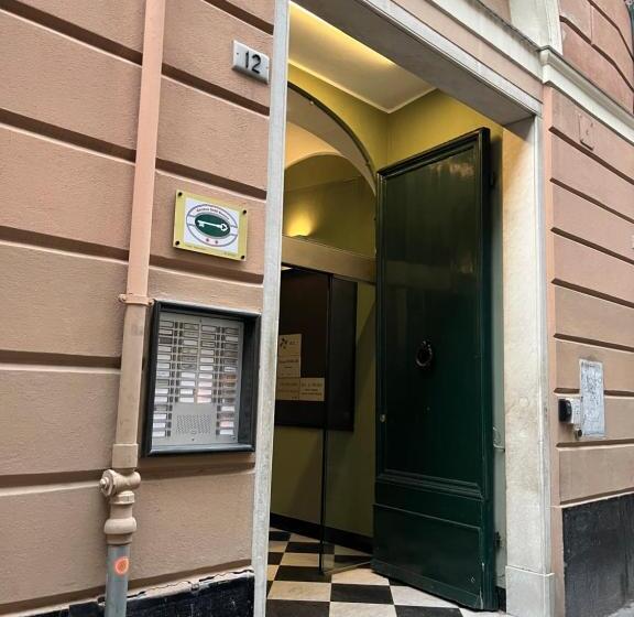 اتاق استاندارد یک نفره, Genova Gold Rooms