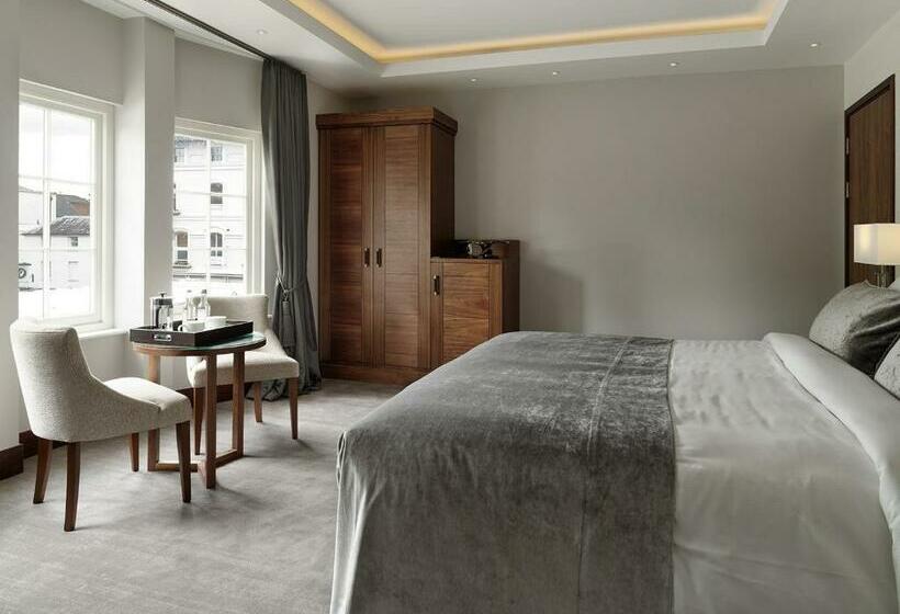 Номер Deluxe, One Warwick Park