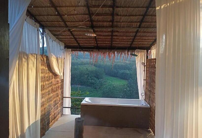 Номер Стандарт с Балконом, Doi Sang Farm Stay   ดอยซางฟาร์มสเตย์