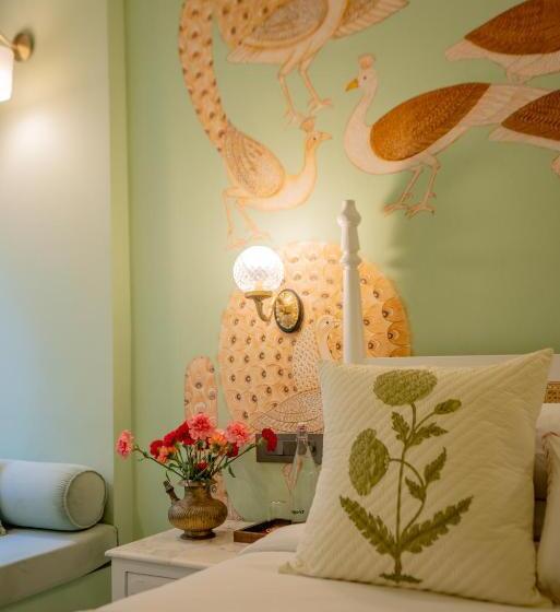 Standard Room, Laalee