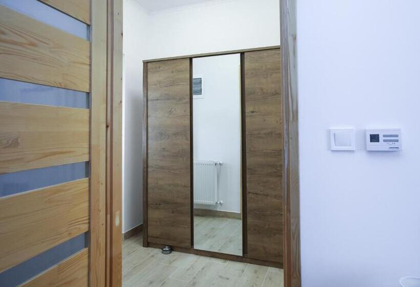 家庭间, Cigándi Családi Panzió