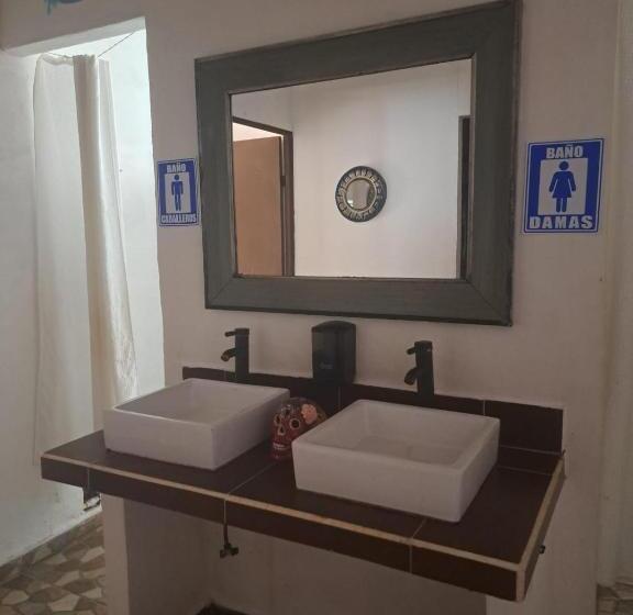 Кровать в Общей Комнате, Hidden Jems Mahahual Hostel