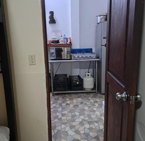 Семейный Номер, Hidden Jems Mahahual Hostel