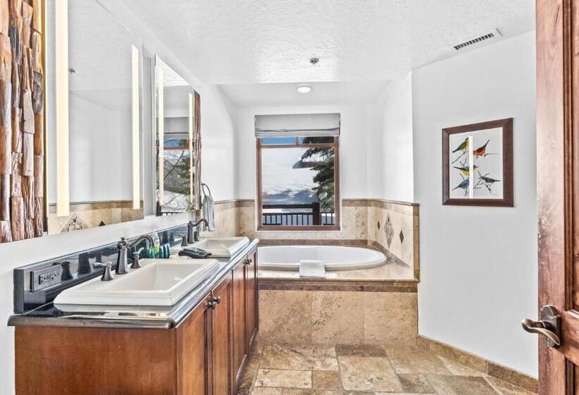 آپارتمان 1 خوابه با چشم‌انداز, Ski In & Out At Canyons, Pet Friendly, Cozy Fireplace, Sleeps 10