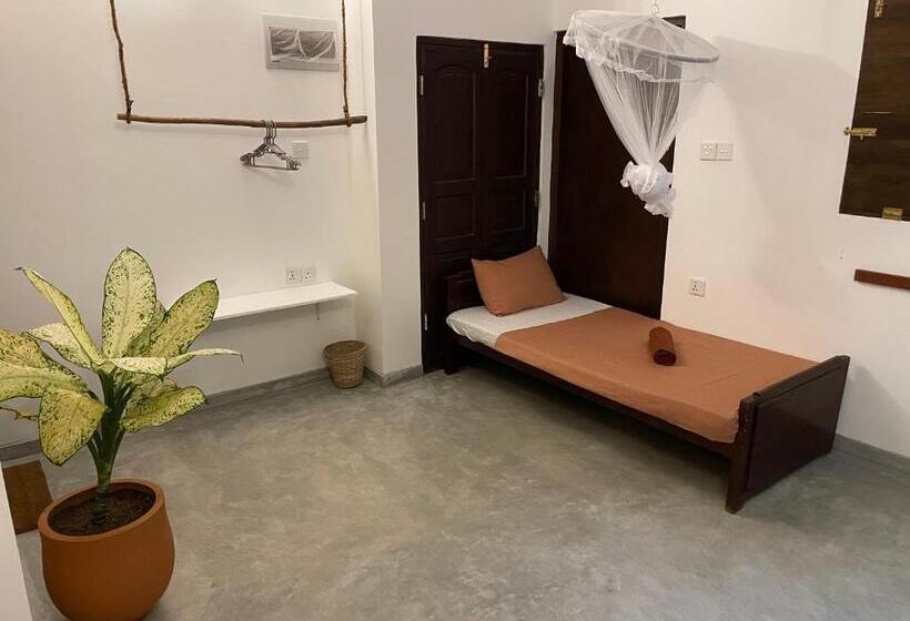 패밀리 룸 가든 전망, Surfside Madiha
