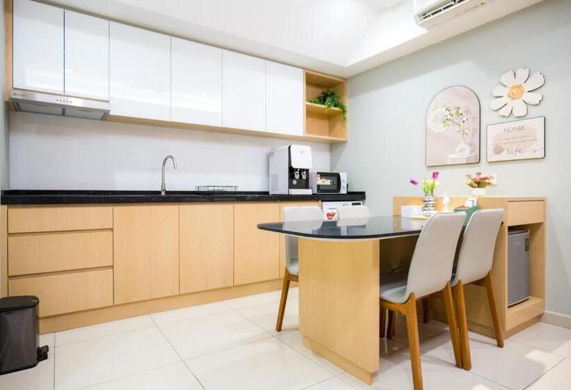 Студия Стандарт, Zenstay Sdn Bhd