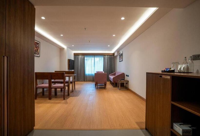 Люкс, Lilac Hotel Guruvayur