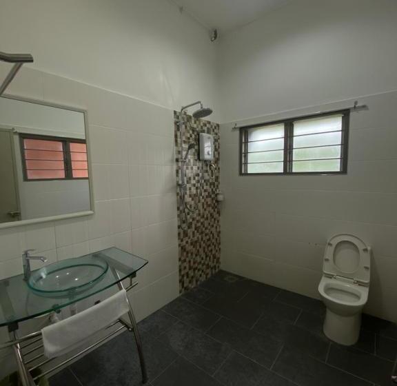 Четырехместный Номер Стандарт, Raintown Inn Taiping