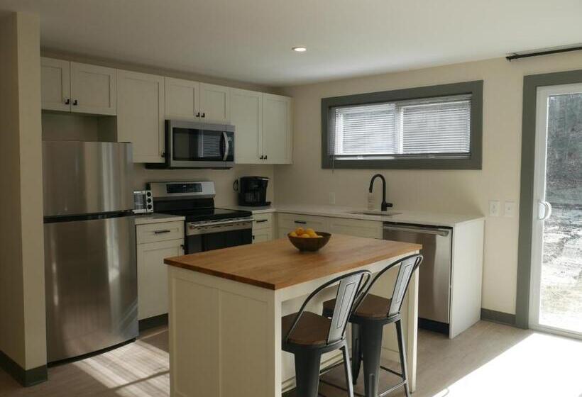 Апартаменты 2 Спальни, East Rock Inn