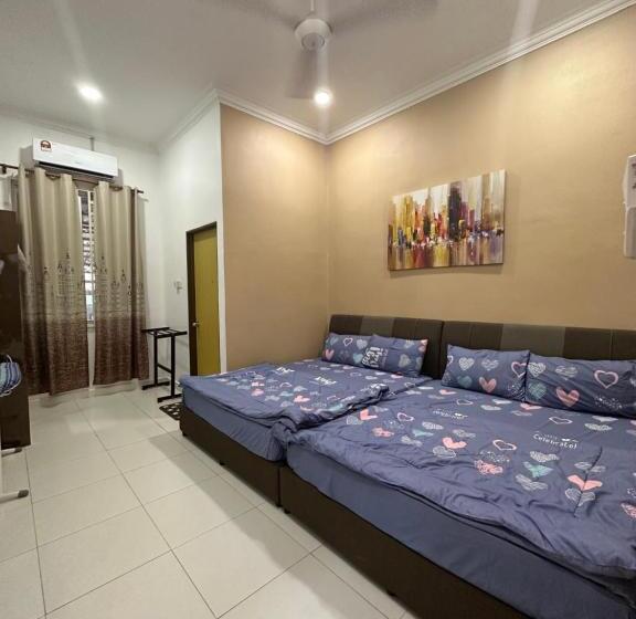 Дом 3 Спальни, Zuriana Ashraf Homestay Kota Bharu