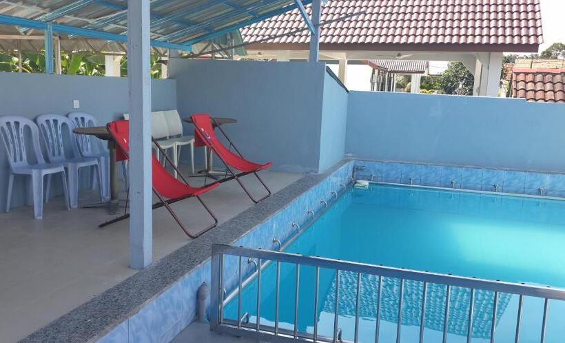 Дом 2 Спальни, Mri Residence   Homestay In Sg Buloh With Swimming Pool   No Pork&alcohol Allowed