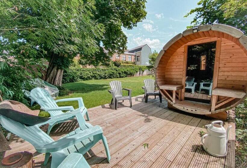 Апартаменты 1 Спальня, Skindles Guesthouse