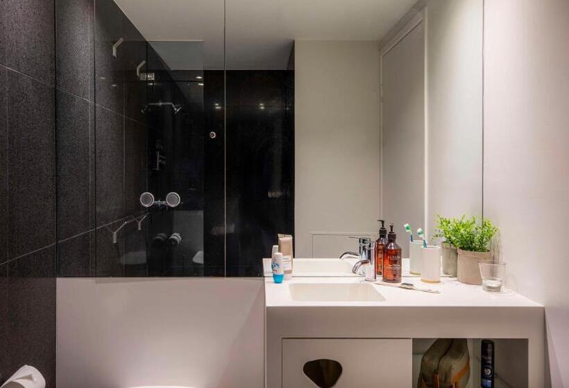 Capsule, Lylo Brisbane