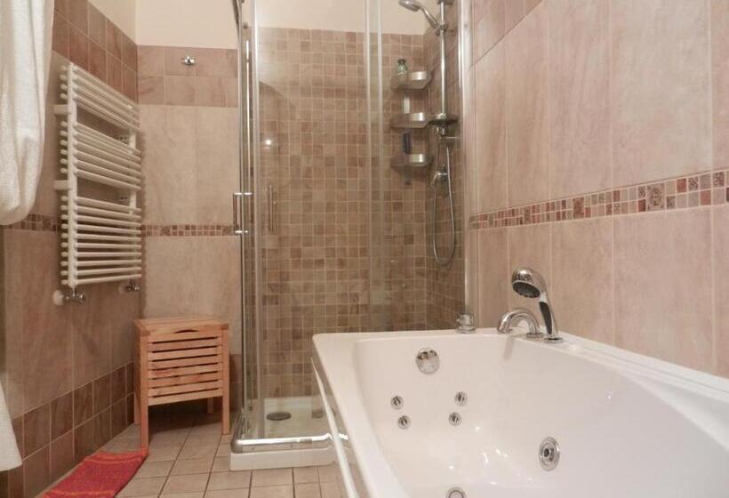 سوییت لوکس, Rossocorallo B&b