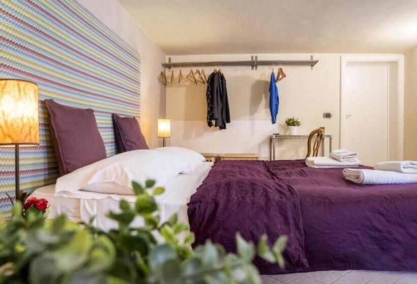 اتاق استاندارد سه نفره, Rossocorallo B&b