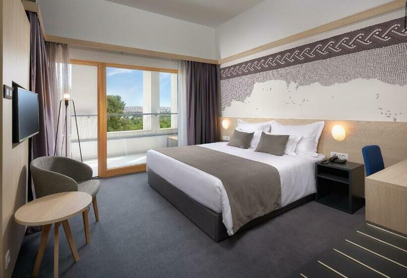 Номер Superior с Балконом, Salona Palace