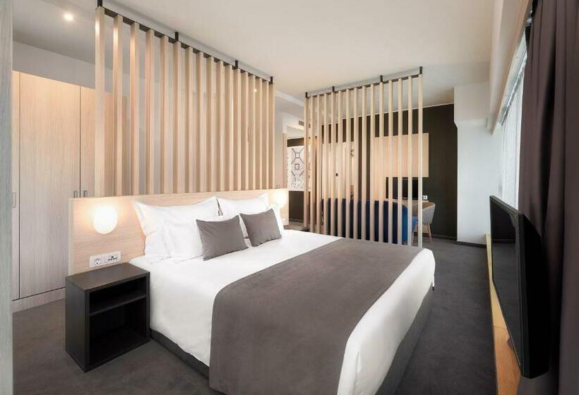 Люкс Повышенной Комфортности, Salona Palace