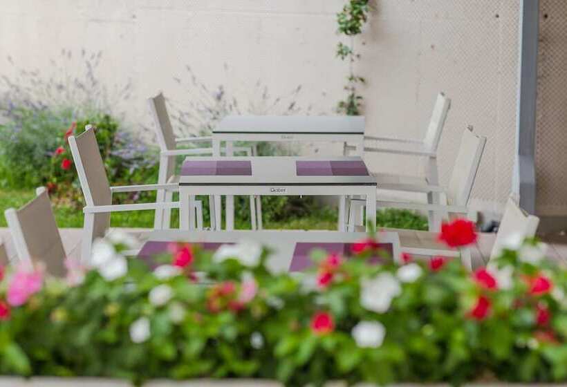 Номер Стандарт с Балконом, Salona Palace