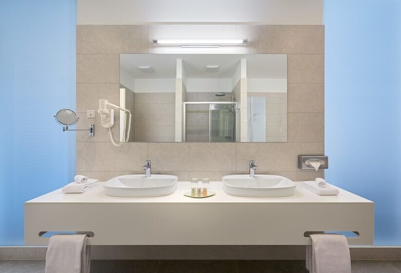 Люкс Повышенной Комфортности, Salona Palace