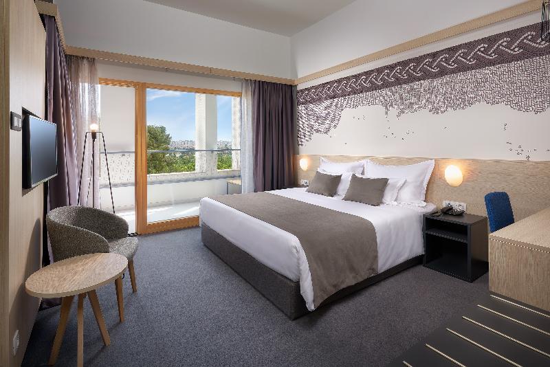 Номер Superior с Балконом, Salona Palace